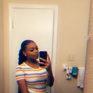 Meet your Posher, Arielle